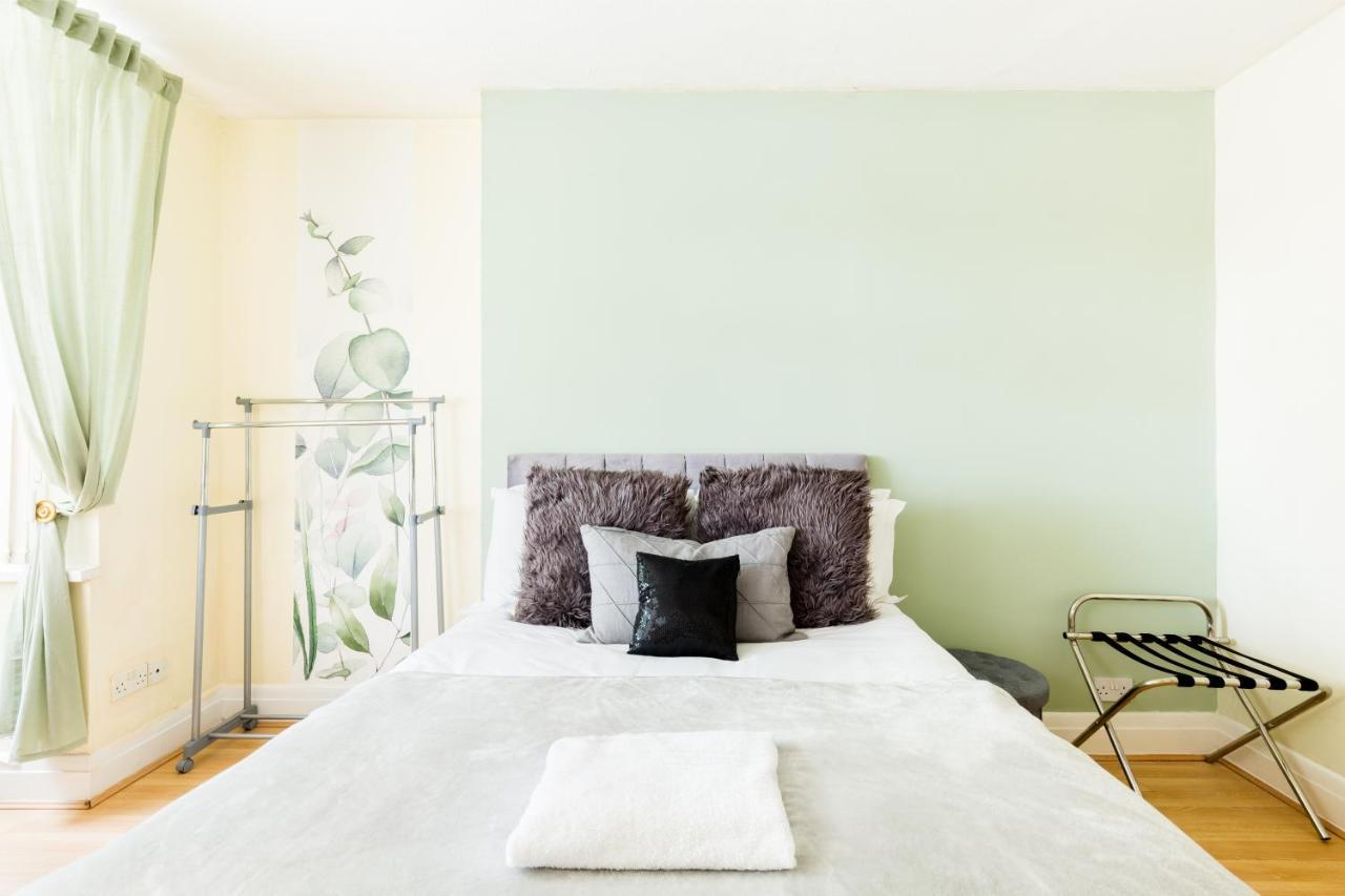 Beautiful 6 Bedroom House For 17 Guests Next To Edgbaston Stadium Birmingham Buitenkant foto