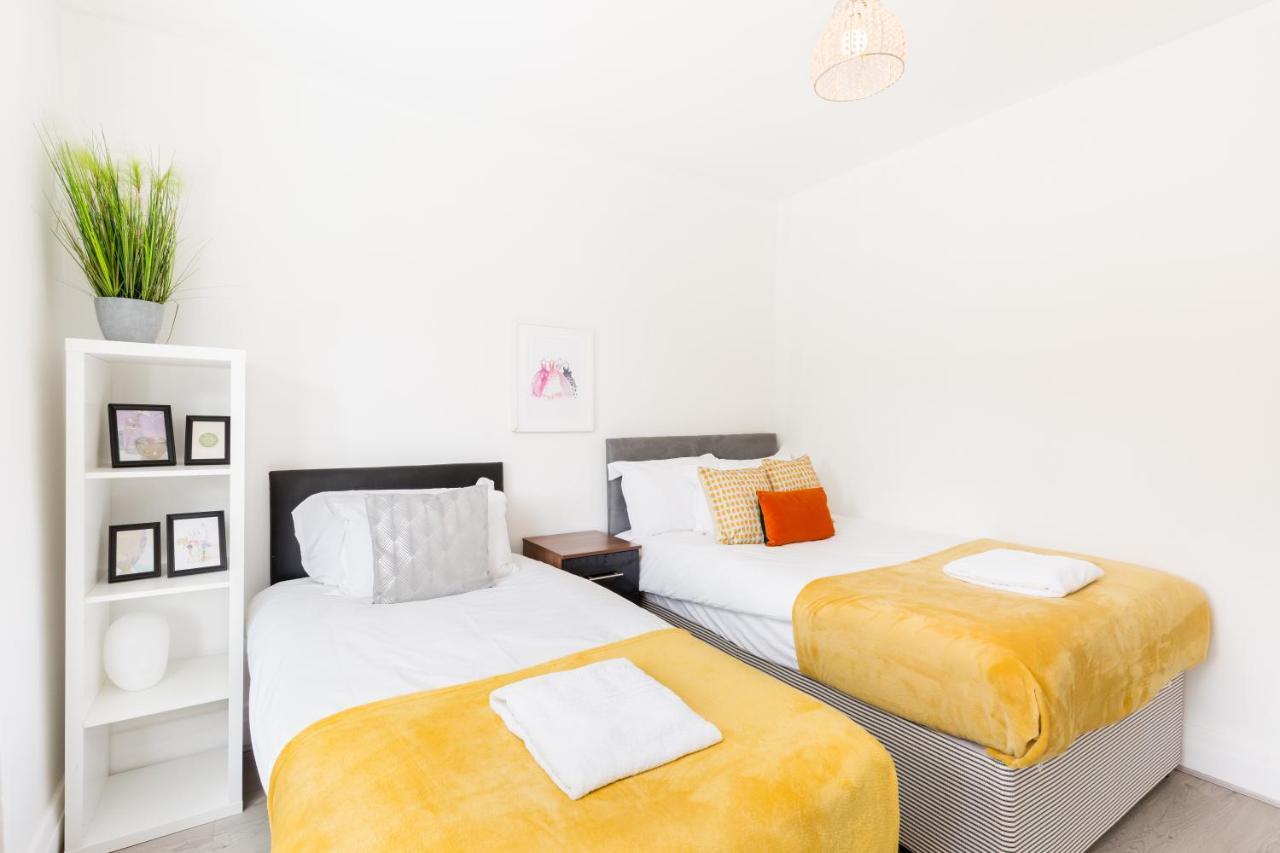 Beautiful 6 Bedroom House For 17 Guests Next To Edgbaston Stadium Birmingham Buitenkant foto