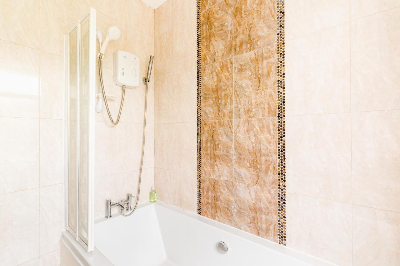 Beautiful 6 Bedroom House For 17 Guests Next To Edgbaston Stadium Birmingham Buitenkant foto